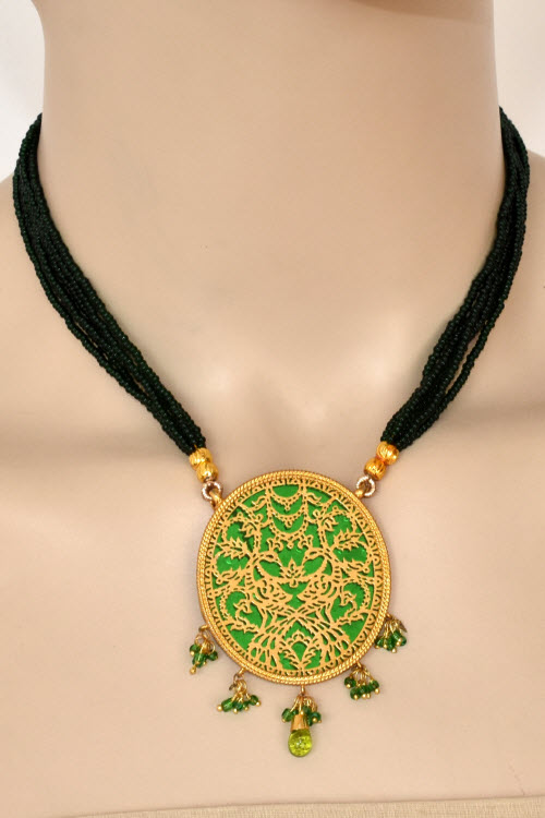 Green Traditional Thewa Pendant Set 11245